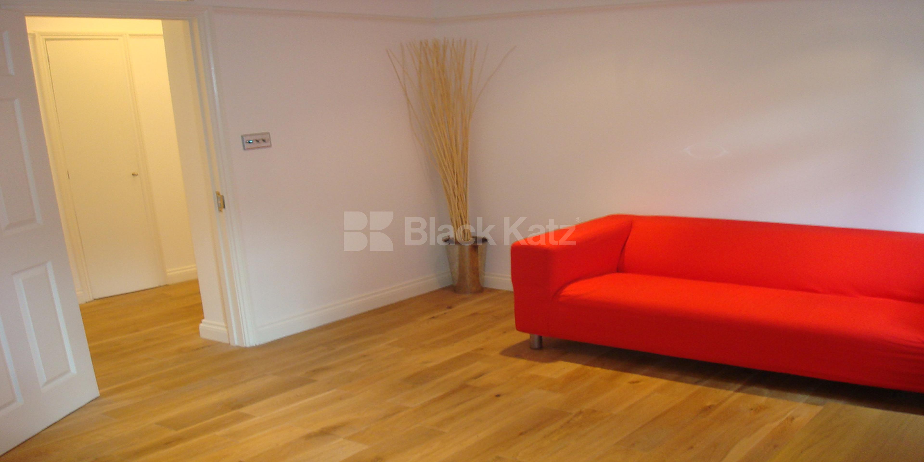 			GREAT FOR 3 SHARERS!, 2 Bedroom, 1 bath, 1 reception Flat			 Hall Place, LITTLE VENICE W2